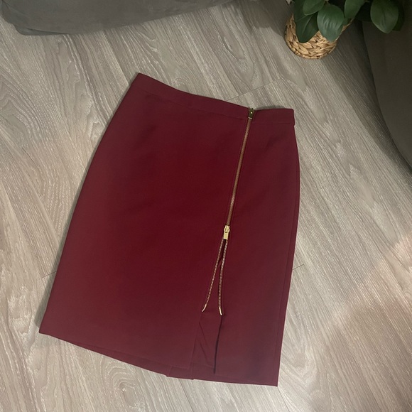 Talbots Maroon Wine Skirt With Gold Side Zipper - Picture 4 of 8